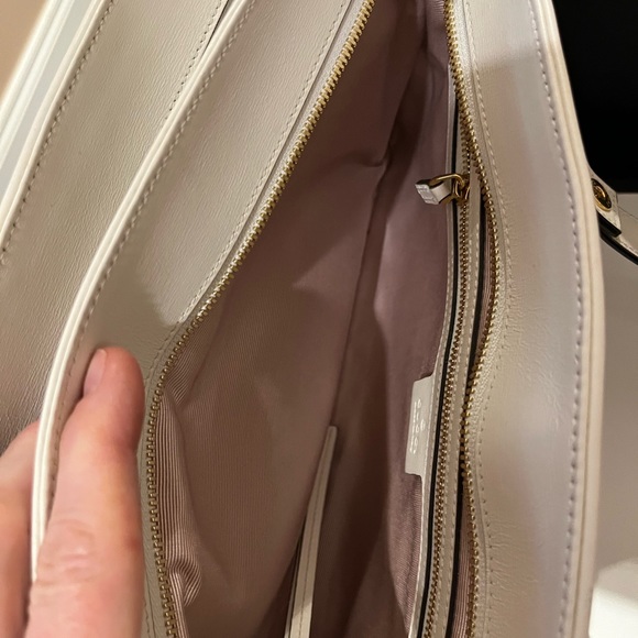 Gucci Arli Large Handle Bag Purse - Picture 16 of 16